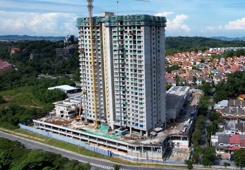 Site progress in November 2022 at Alstonia Hilltop Homes by MRCB Land, Bukit Rahman Putra, Sungai Buloh, Selangor