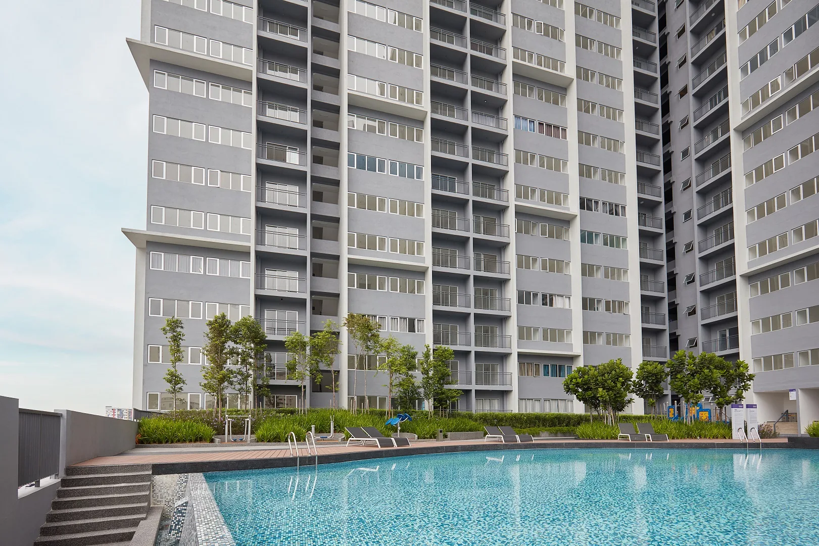 吉隆坡 Desa Petaling EXSIM D’Nuri Residences 项目主视觉（共 4 张之 1）