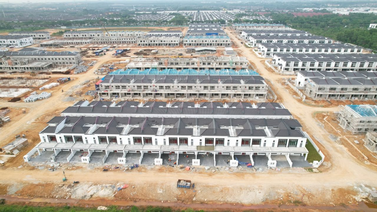Alana at Lanna, Eco Tropics — wall and roofing works in progress, developer photograph dated 1 August 2026