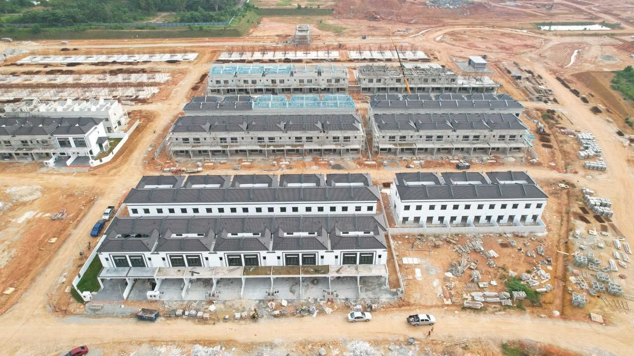 Kalina at Lanna, Eco Tropics — structural frameworks in progress, developer photograph dated 1 August 2026
