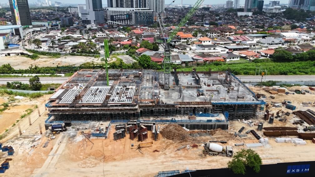 The Asteriaz @ Kebun Teh construction progress photograph published by EXSIM for Q2 2026, Johor Bahru