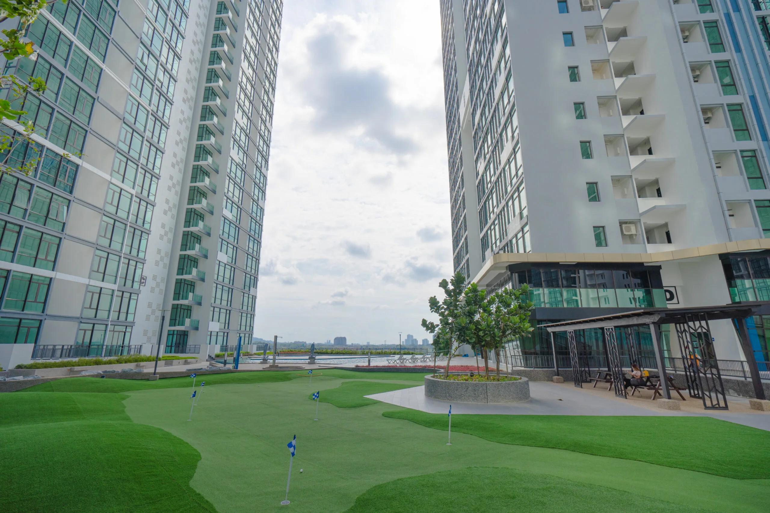 Putting green on the Level 7 podium at Wave Serviced Apartment, Marina Cove, Johor Bahru