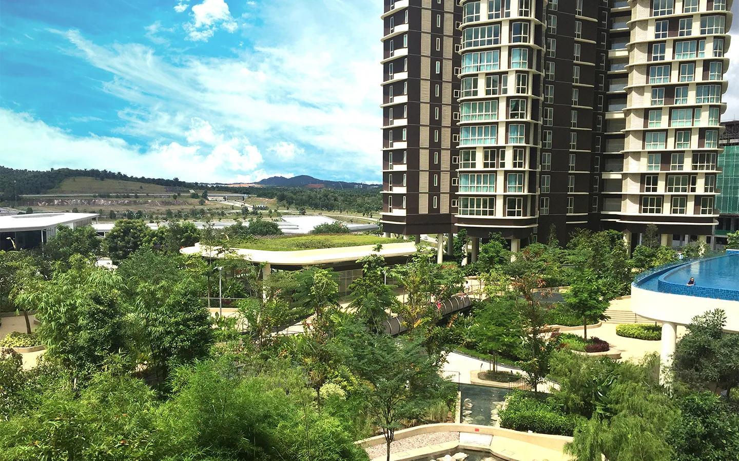 Afiniti Residences @ Medini 塔楼与泳池平台