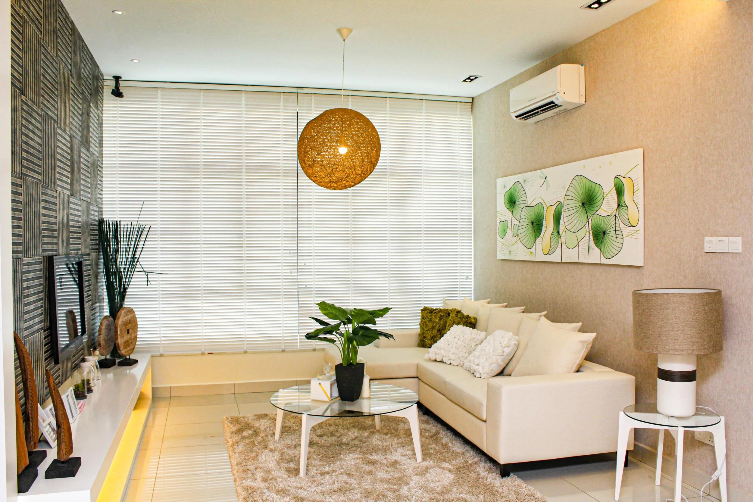 D'Summit Residences @ Kempas Utama Actual show unit: living hall