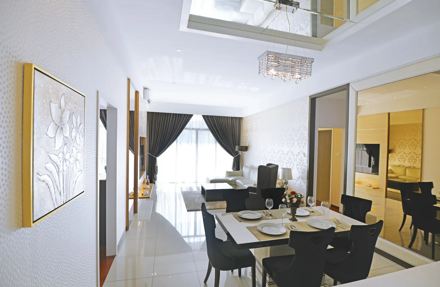 Molek Regency Type D dining area