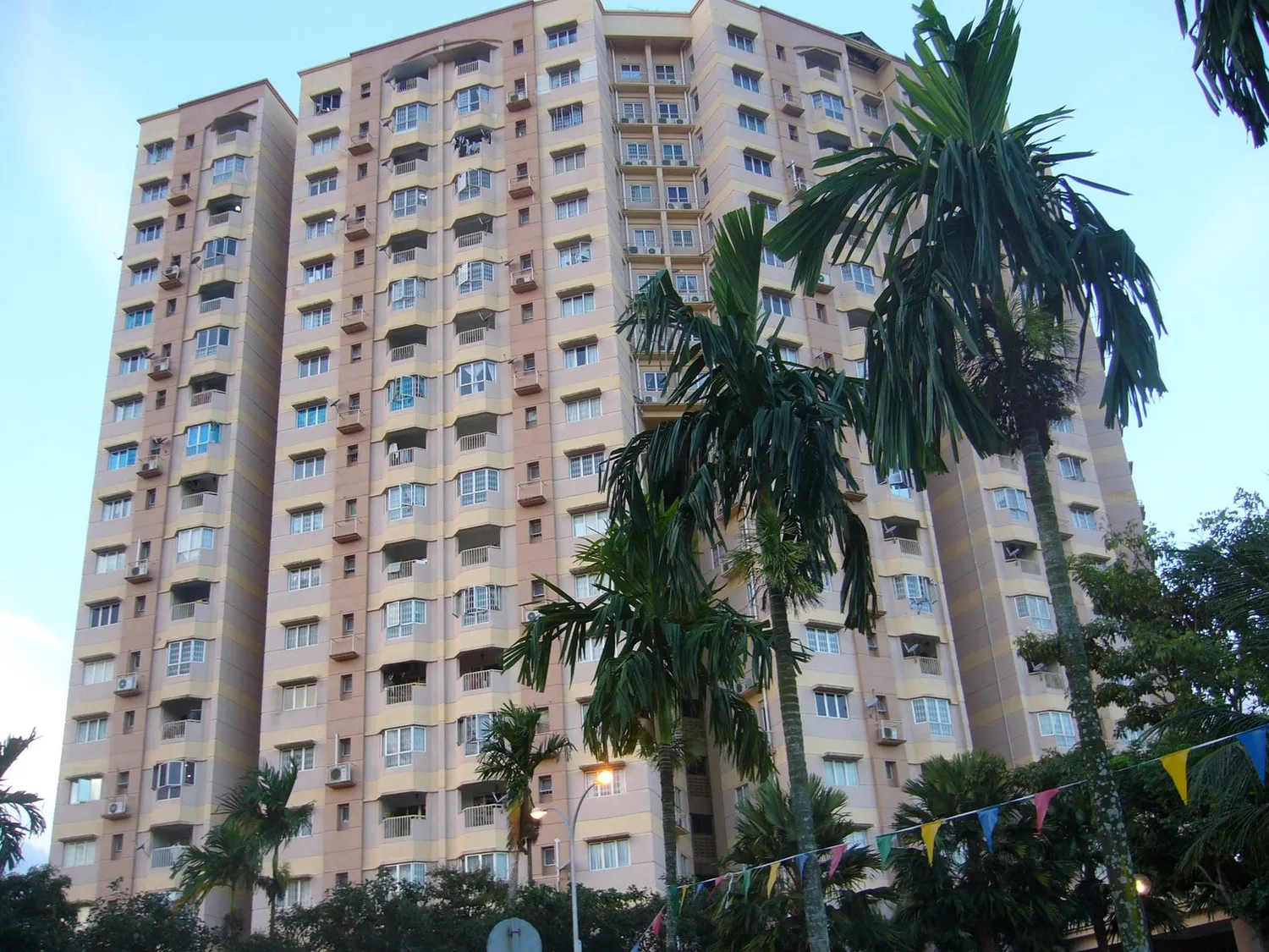 Permas Ville Apartment (Block A / Block B) 公寓塔楼外观