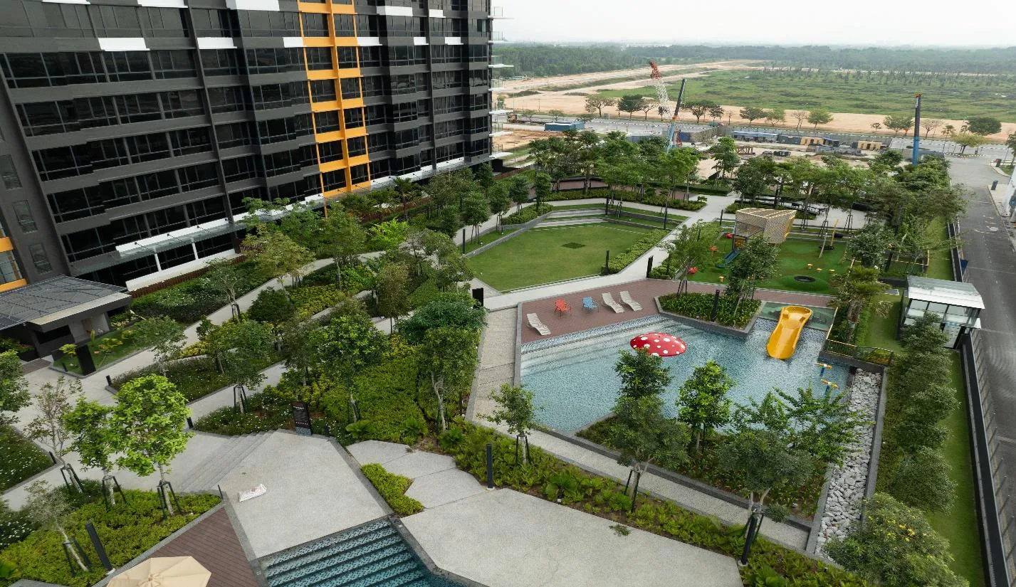 Anggun Residences 五楼儿童池与游乐区实拍,峇都加湾