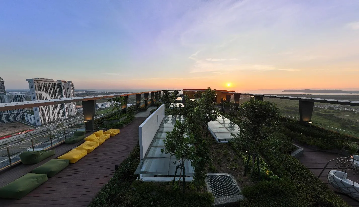 Anggun Residences 顶楼(33A 层)花园日落实拍,峇都加湾