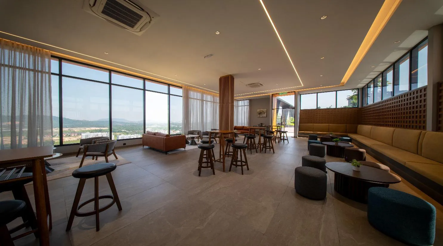 Anggun Residences 顶楼空中餐厅实拍,峇都加湾