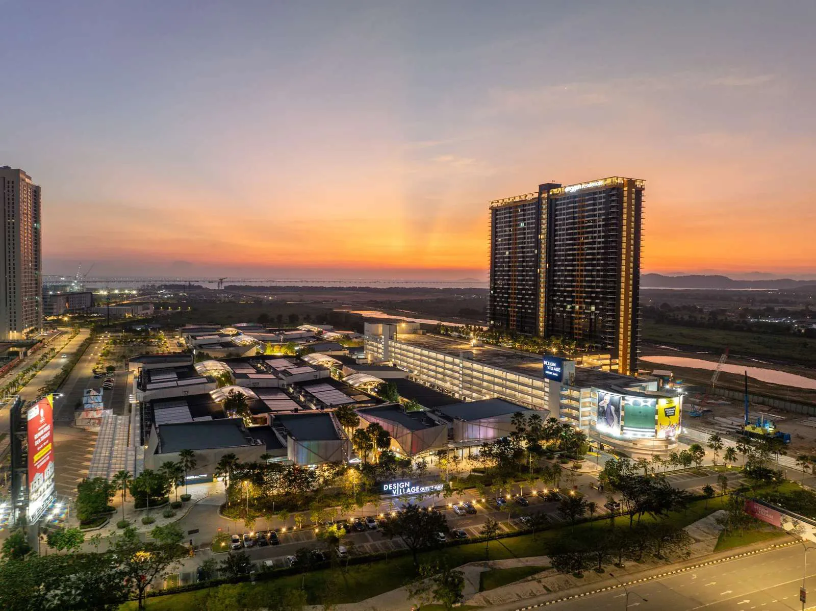 PE Land 已完工项目 Design Village Outlet Mall 与 Anggun Residences 实景照片，Bandar Cassia