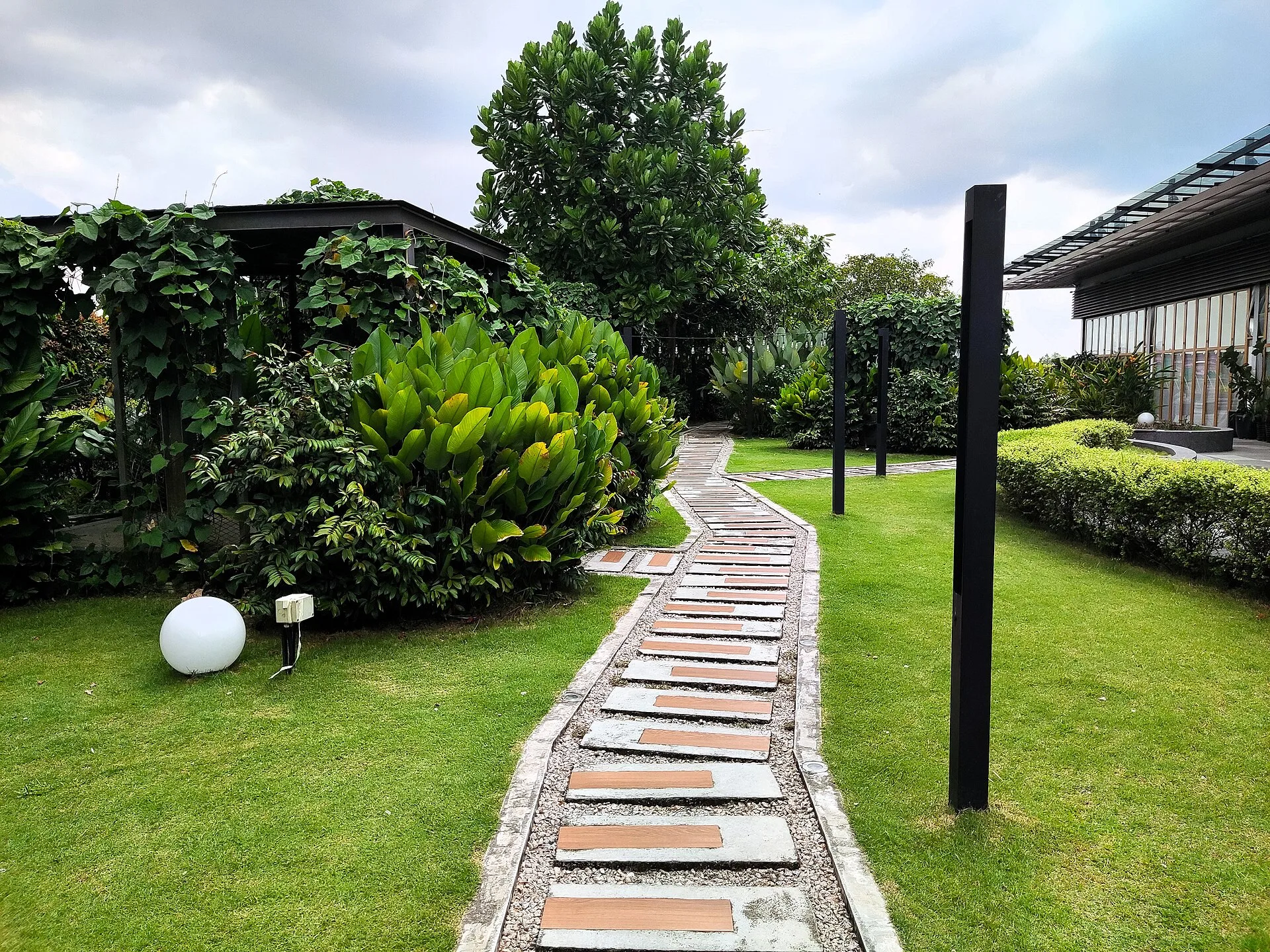 Rooftop garden at Toppen Shopping Centre, Desa Tebrau