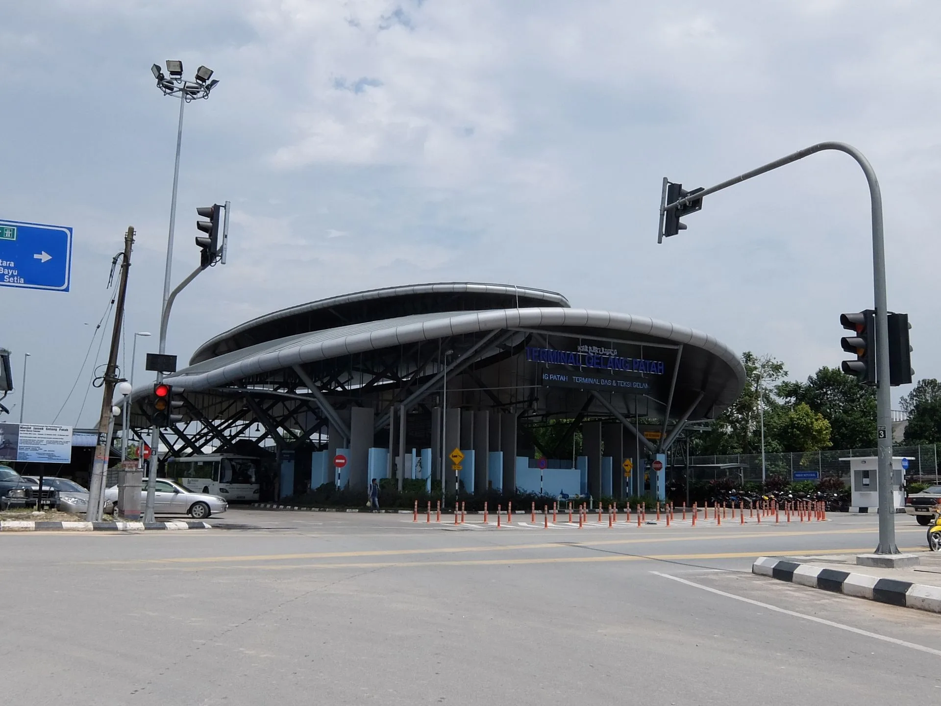 Gelang Patah bus terminal