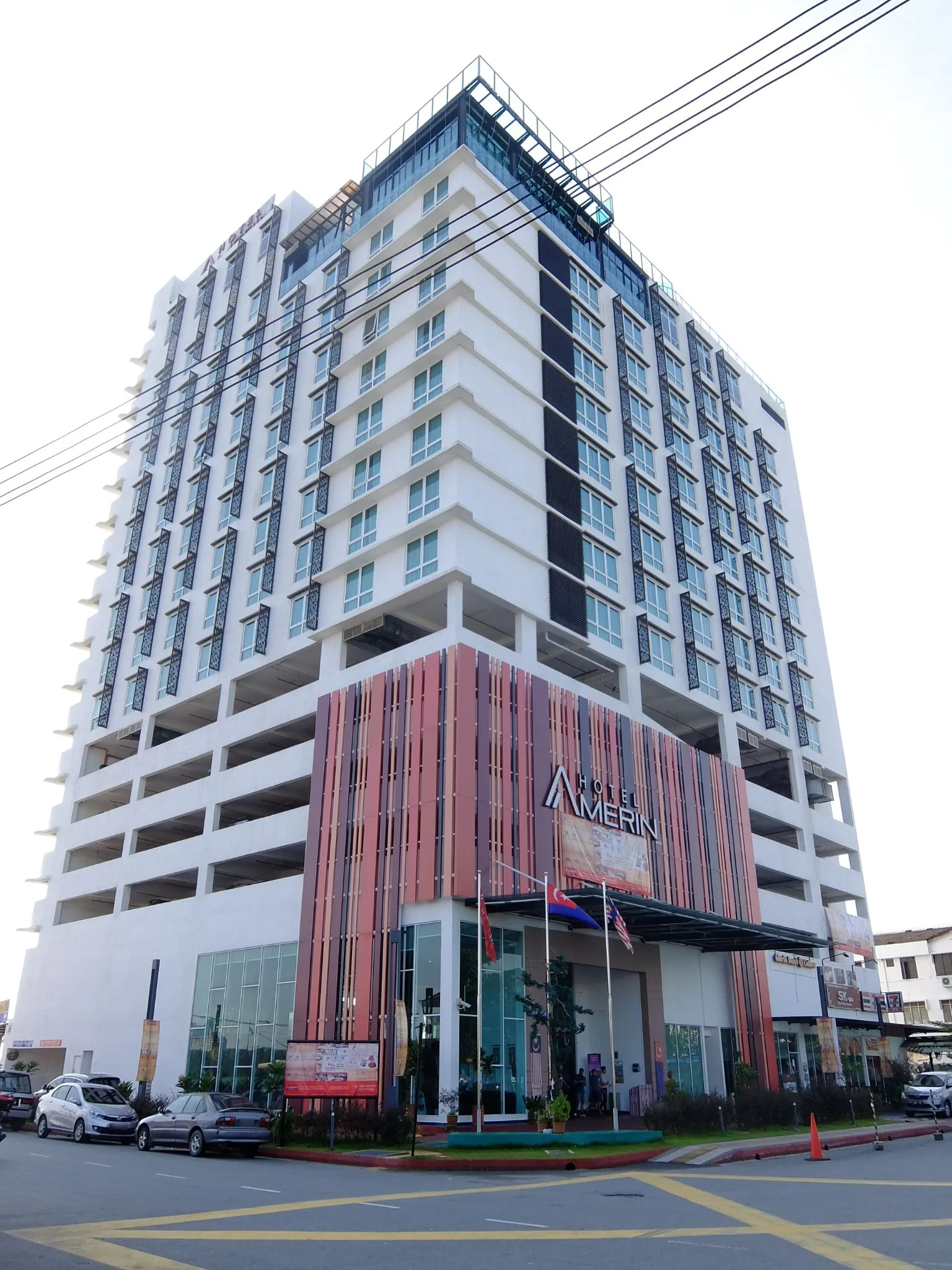 Amerin Hotel, Taman Perling