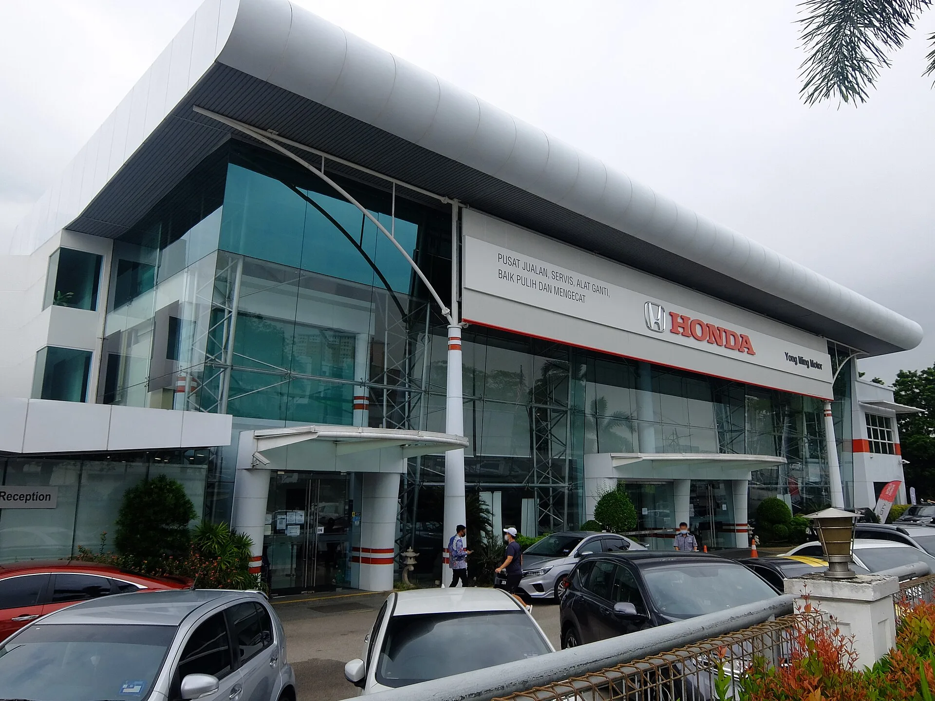 Motor workshop shopfront, Tampoi