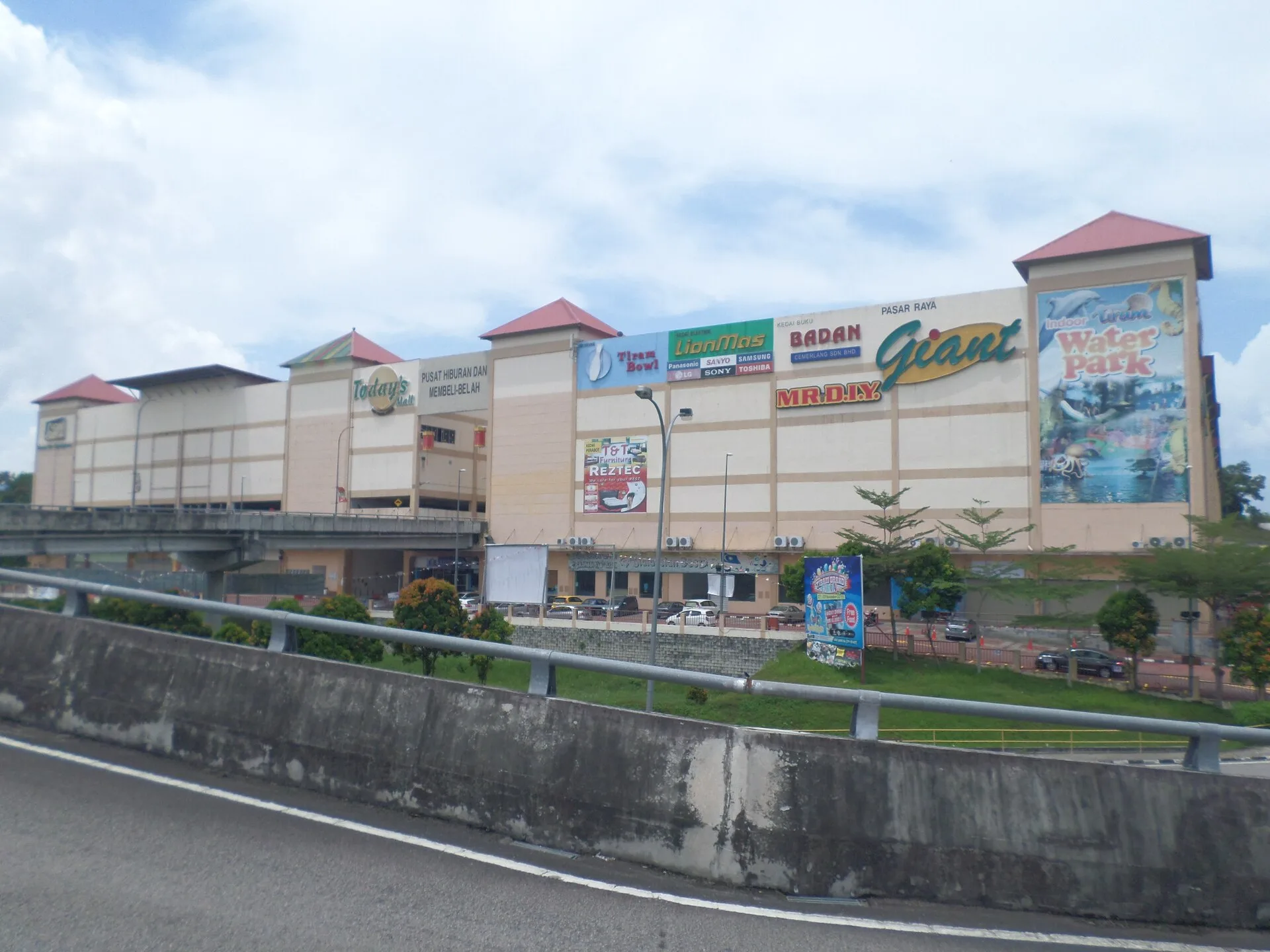 Today's Mall, Ulu Tiram