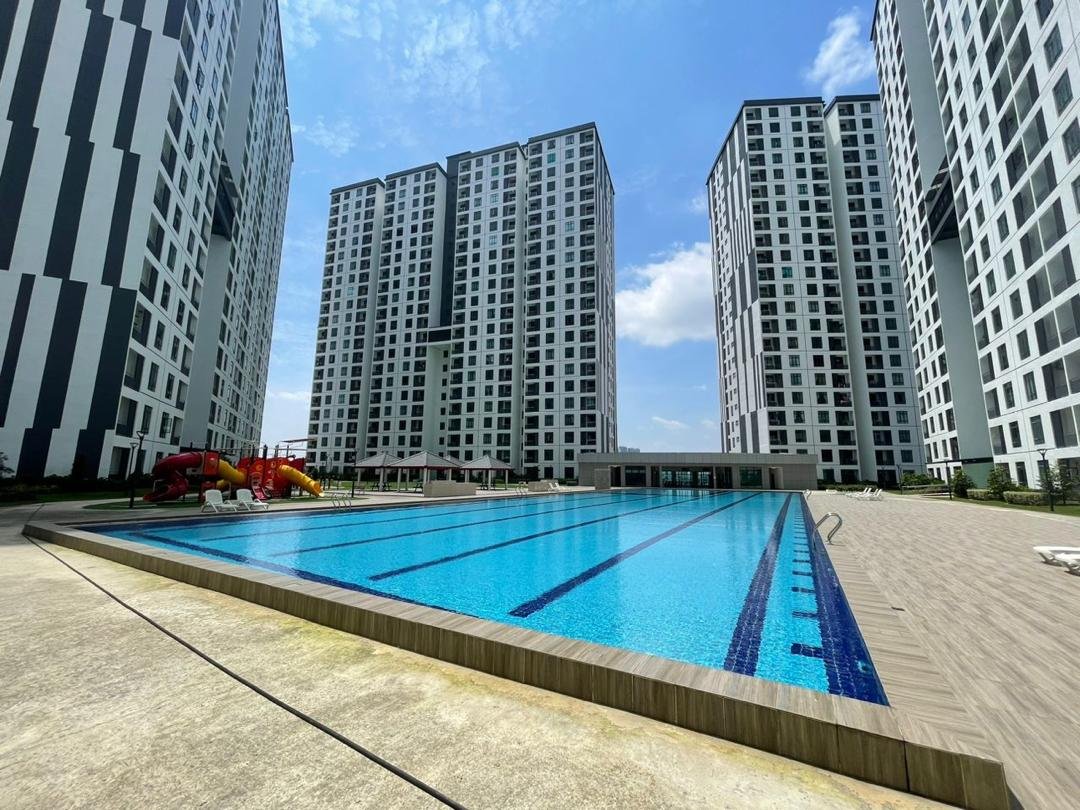KSL Residences 2 swimming pool, Kangkar Tebrau, Johor Bahru