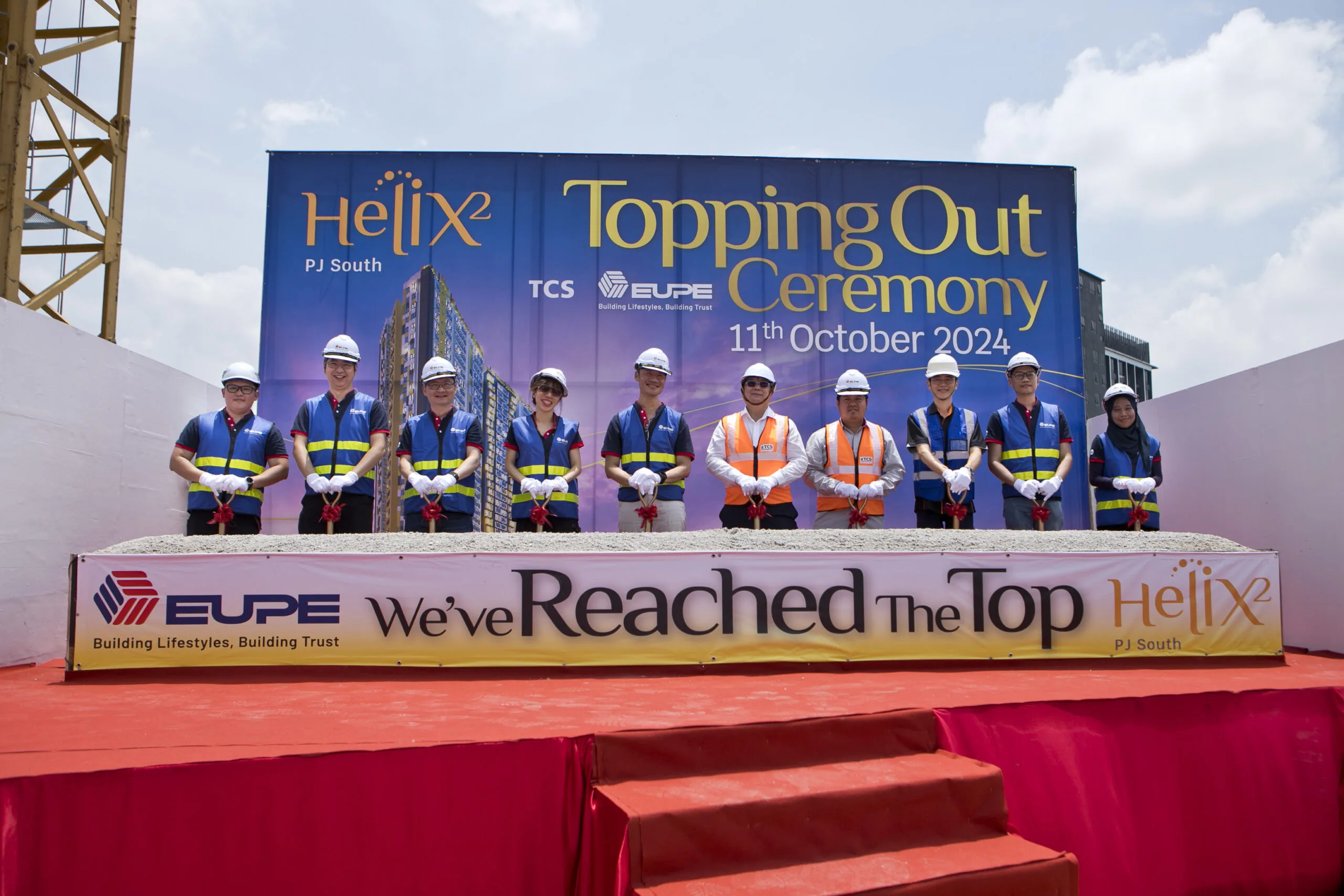 Photograph of the topping out ceremony of 11 October 2024, people and an event rather than the building at Helix2 @ PJ South (Residensi Heliks, KPKT 30099-1) by Eupe PJ South Development Sdn Bhd, PJS 5, Bandar Petaling Jaya Selatan, Daerah Petaling, Petaling Jaya, Selangor