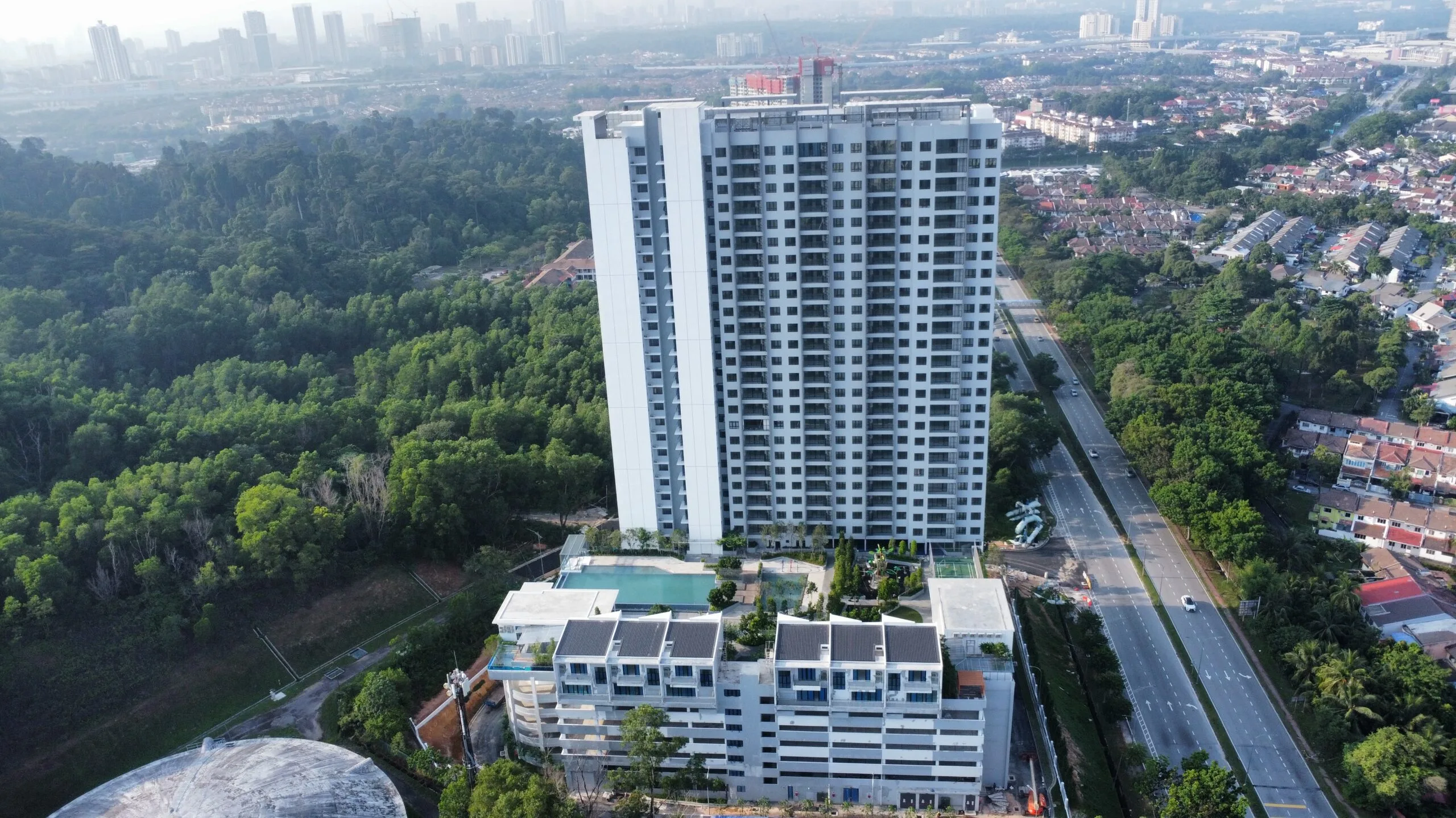 Construction progress April 2024 at Mahogany Residences by Everest Pioneer Sdn. Bhd., Kota Damansara, Petaling Jaya, Daerah Petaling, Selangor