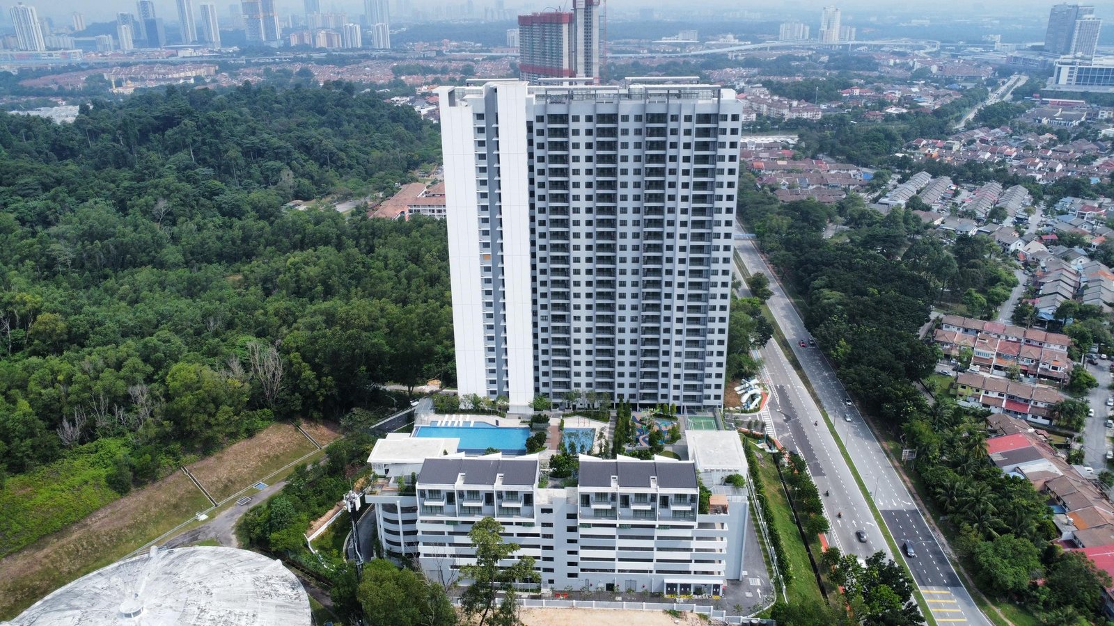 Construction progress September 2024 at Mahogany Residences by Everest Pioneer Sdn. Bhd., Kota Damansara, Petaling Jaya, Daerah Petaling, Selangor