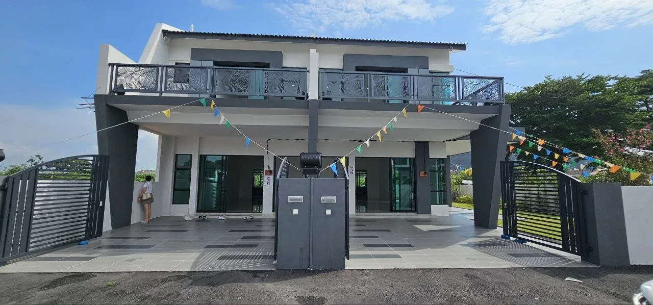 Double-storey terrace show units with open first-floor balconies at Ampang Cove by LYS Realty Sdn Bhd, Ampang, Ipoh, Perak