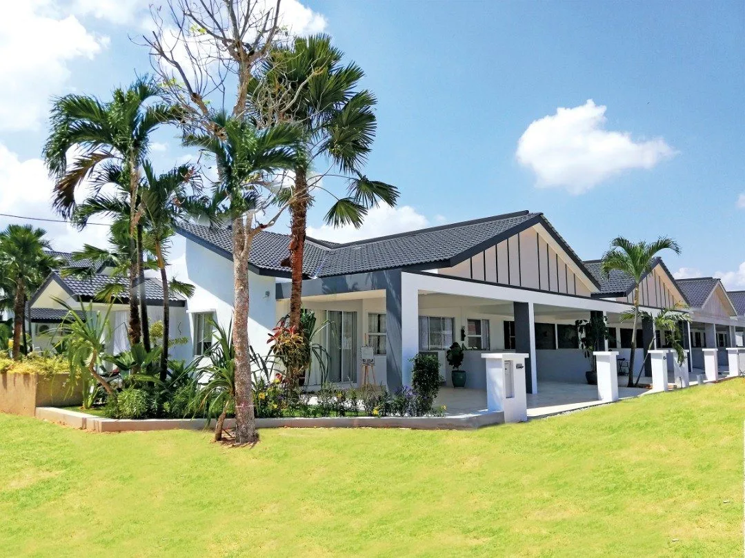 Single-storey terrace show house with garden at Sierra Beringin, Gopeng, Perak