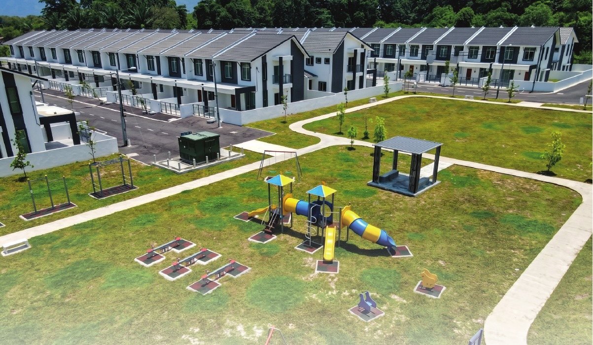 Aerial photo of the completed Phase 1 playground and terrace houses at Desa Park Chemor by Falim Development, Chemor, Ipoh, Perak