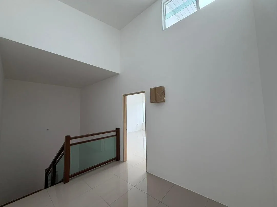 Staircase void and upper landing in the Desa Rishah Indah show house, Desa Rishah, Ipoh, Perak