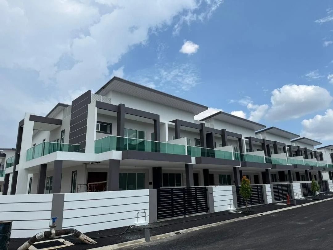 Completed double-storey terrace show house at Desa Rishah Indah by Associated Builders And Contractors Sdn Bhd, Desa Rishah, Ipoh, Perak