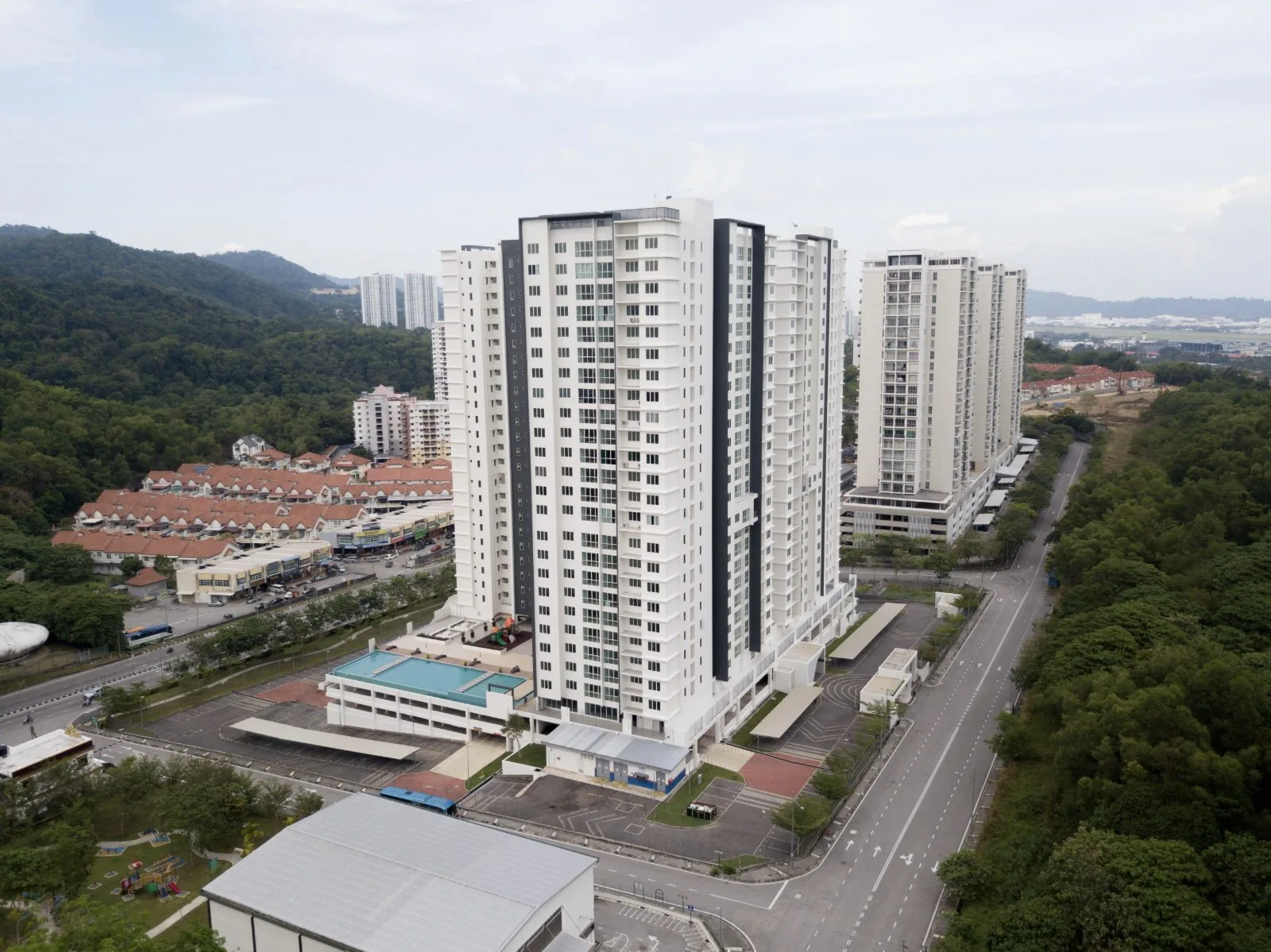 Emerald Residence condominium blocks at Teluk Kumbar Heights, aerial photo, Teluk Kumbar, Penang