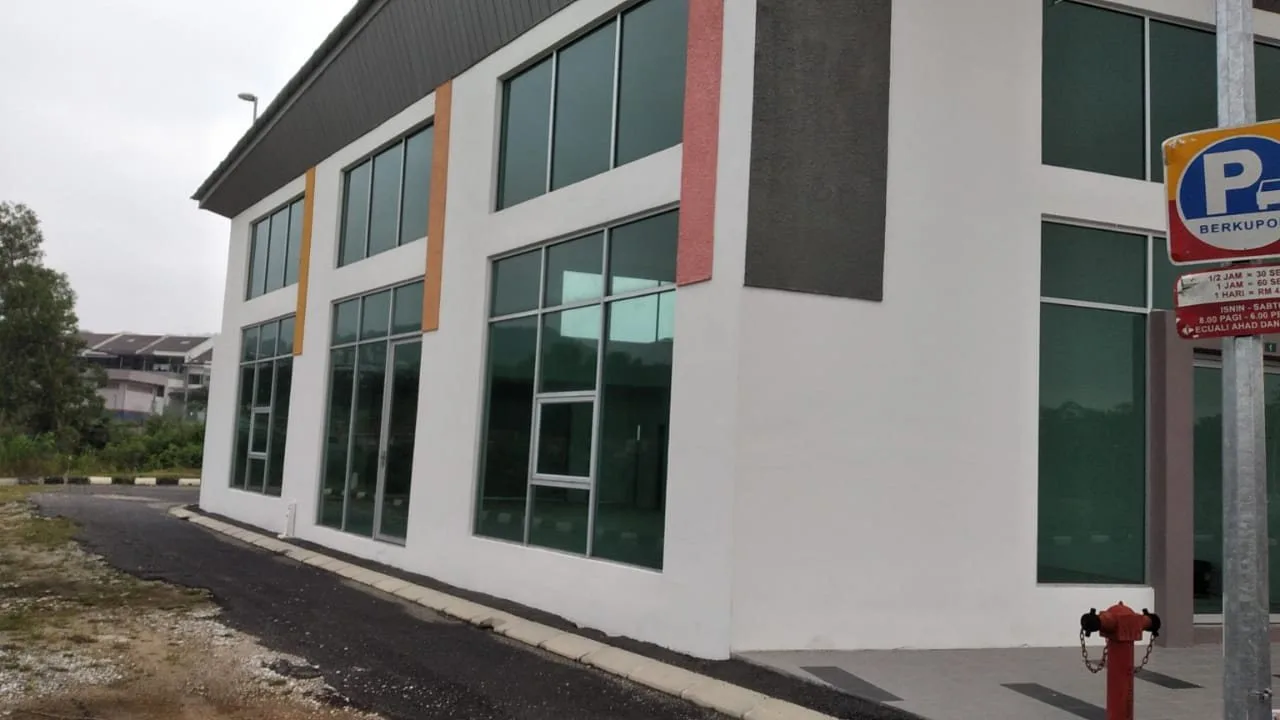 Completed single-storey shop office block exterior at Galleria By The Lake by Excellent Realty Sdn Bhd, Waterfront City, Bandar Lahat Mines, Lahat, Ipoh, Perak