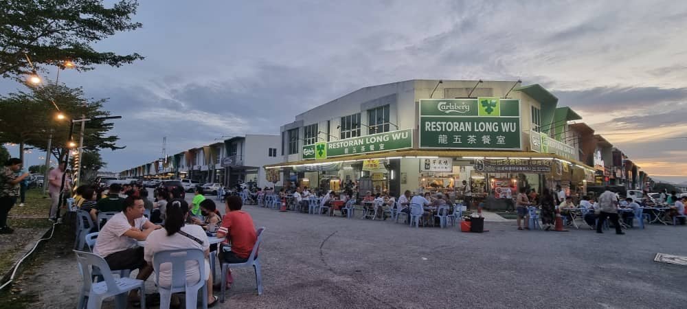 Evening crowd at existing corner shop restaurants in Panorama Lapangan Perdana, Ipoh South, Perak