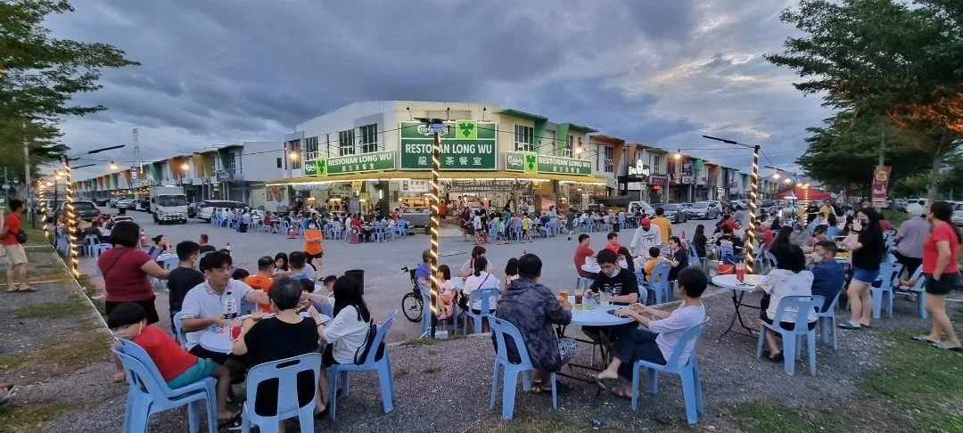 Outdoor dining at existing shop offices in Panorama Lapangan Perdana near Ginza, Ipoh South, Perak