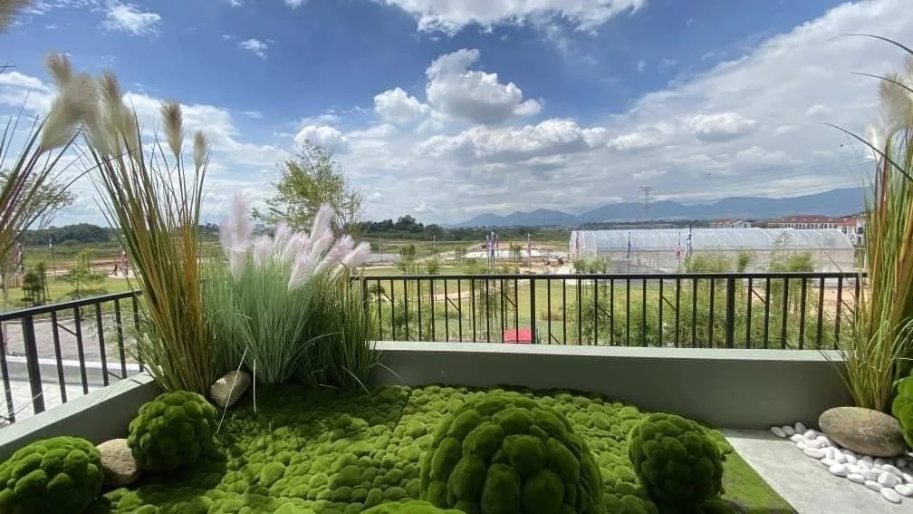 Planted balcony garden overlooking the site at Jia @ Ipoh South by Team Keris, Ipoh, Perak