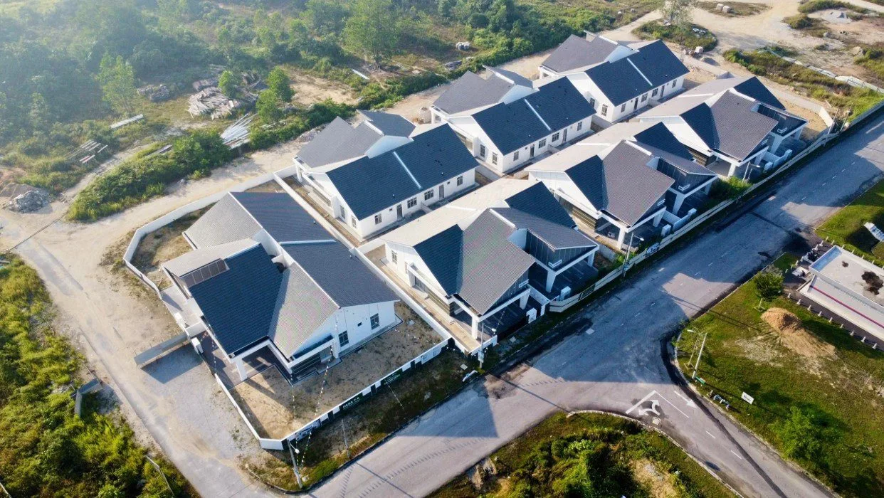 Aerial photograph of the completed Phase 7A single-storey semi-detached houses at Taman Impiana, Bidor, Perak, by Farlim Group (Malaysia) Bhd