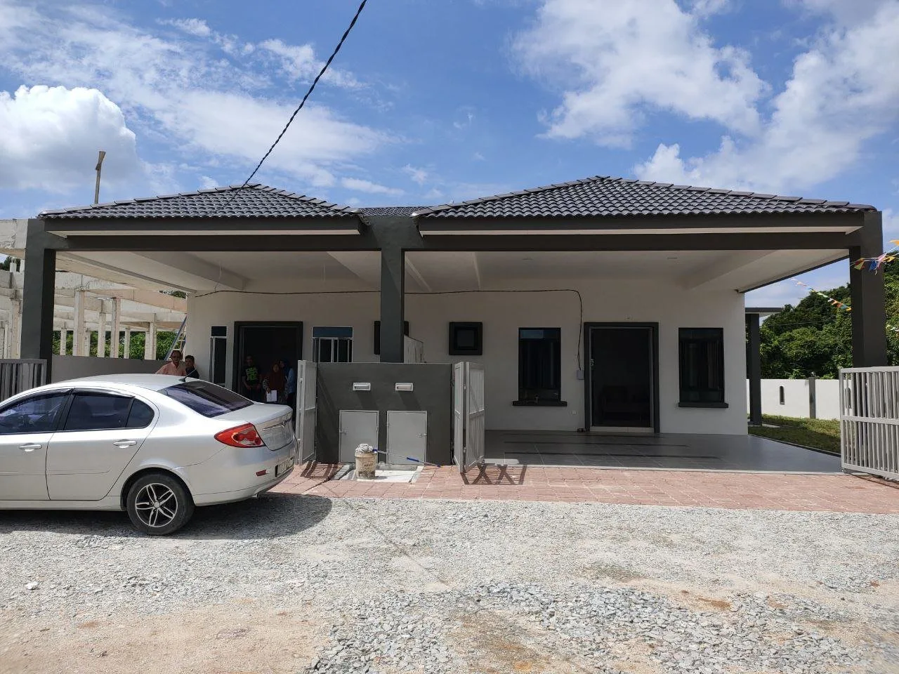 Photograph of the completed single-storey show houses at Taman Kamunting Pelangi by TP Property & Development Sdn Bhd, Kamunting, Taiping, Perak