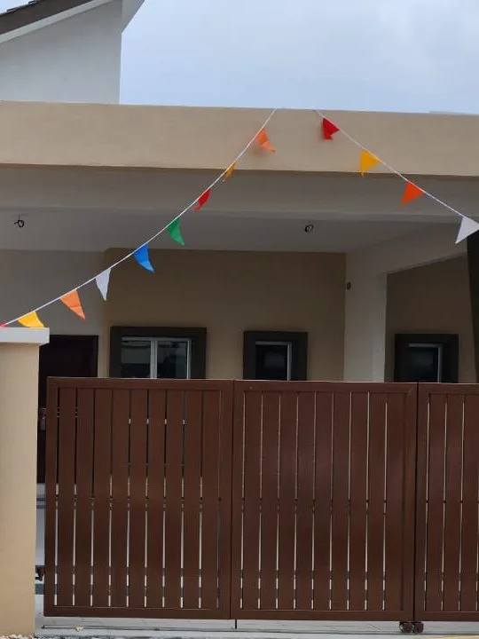 Completed single-storey terrace show house with gate at Taman Lapangan Harmoni Phase 4 by Seong Maju Properties Sdn Bhd, Ipoh, Perak