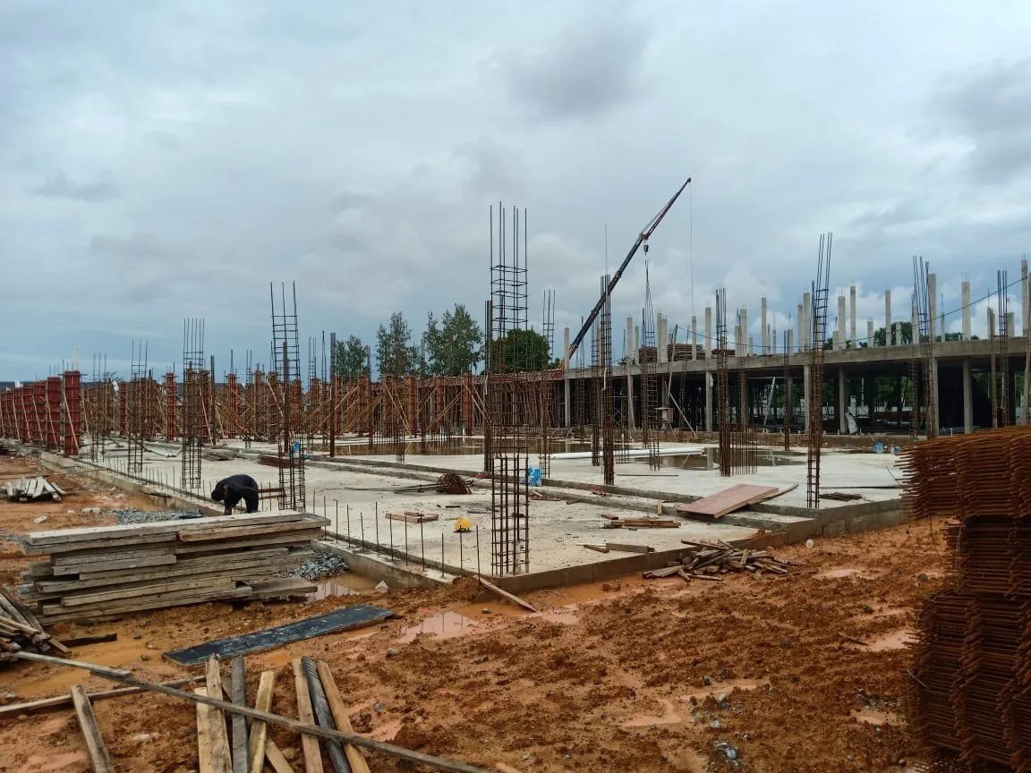 Construction progress at Taman Serai Emas, Bagan Serai, Perak, photographed 20 November 2025: ground-floor slabs and columns