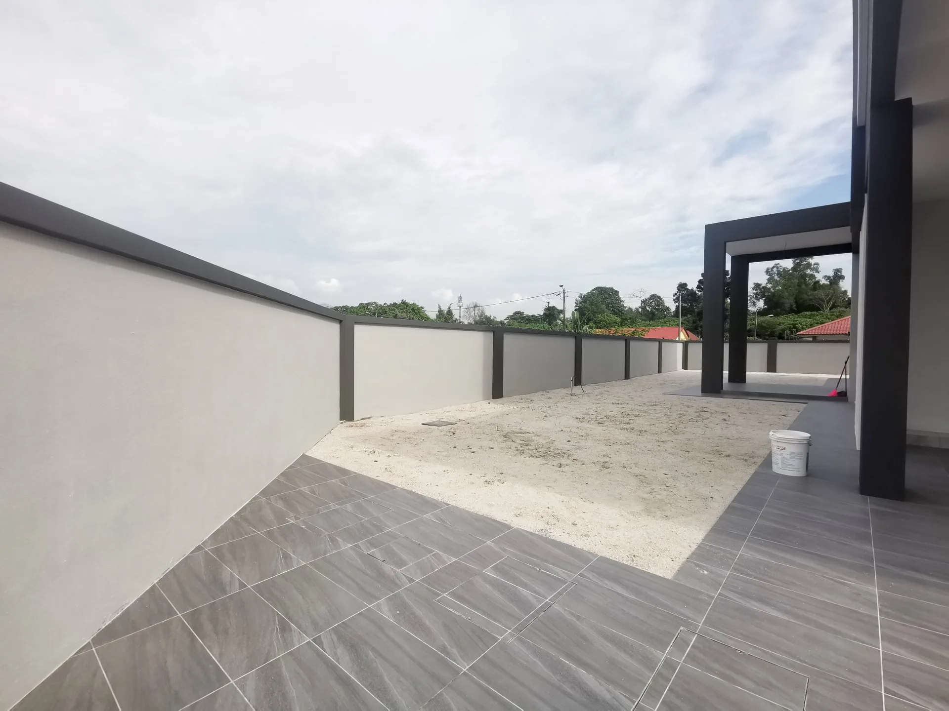 Extra side land on an end unit at The Aster @ Taman Sinfar by Constant Builder Sdn Bhd, Jalan Pasir Puteh, Ipoh, Perak